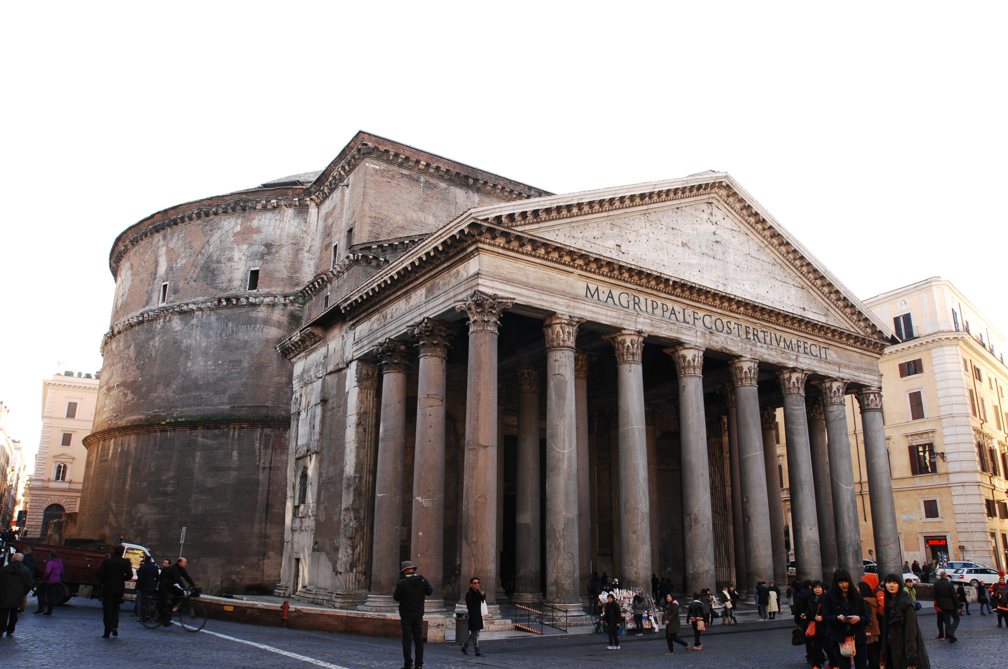 Храм Пантеон императора Адриана